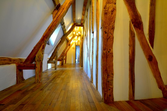 Vue du couloir menant aux chambres